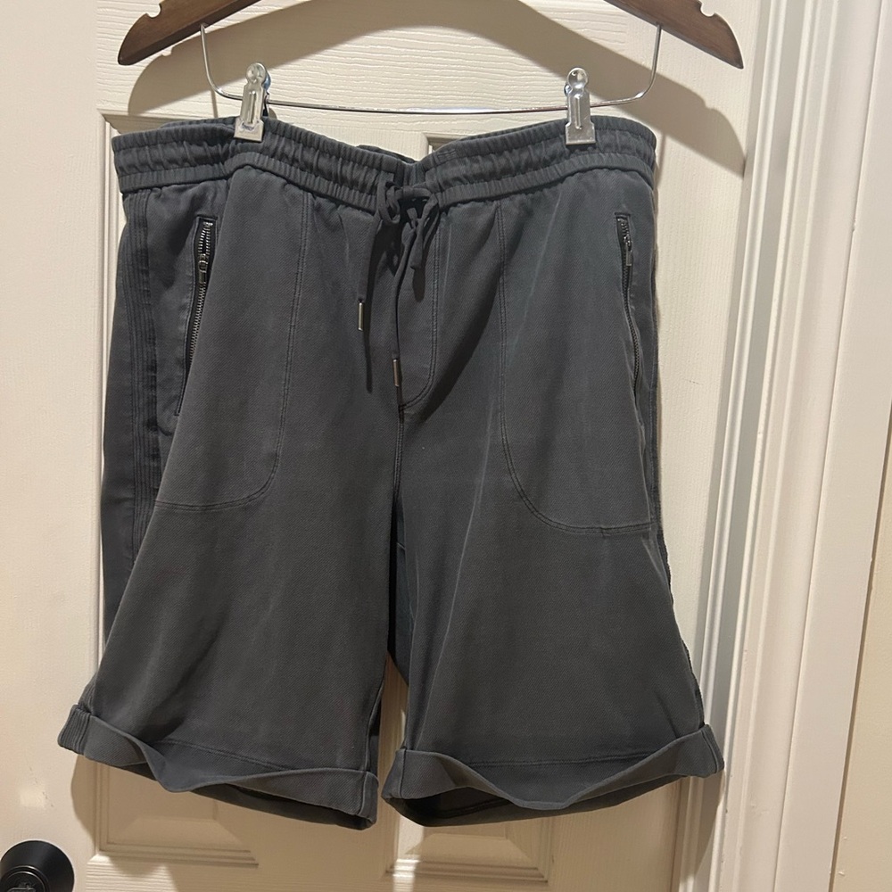 Athletic green pull on Bermuda shorts size 16